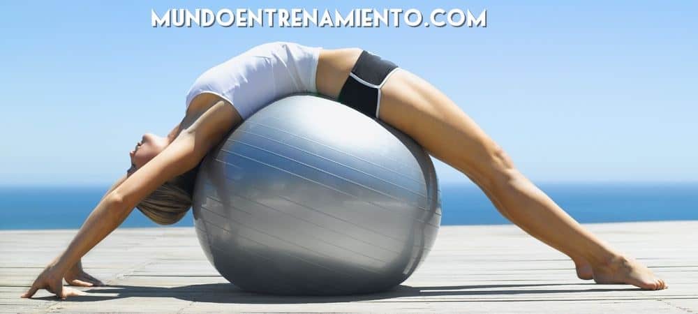 Pilates, el auge de las nuevas tendencias 1 Chica realizando postura de pilates