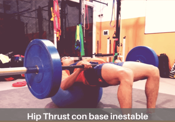 Hip Thrust o extensiones de cadera con barra.