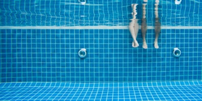 Entrenamiento en piscina con aquarunning