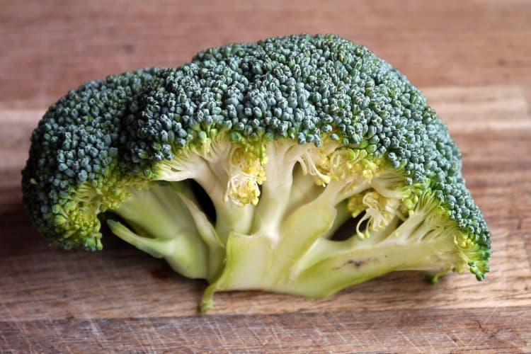 el consumo de brócoli puede aumentar el riesgo de bocio
