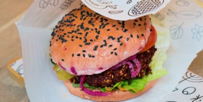 la hamburguesa vegana ayuda a completar el aporte proteico