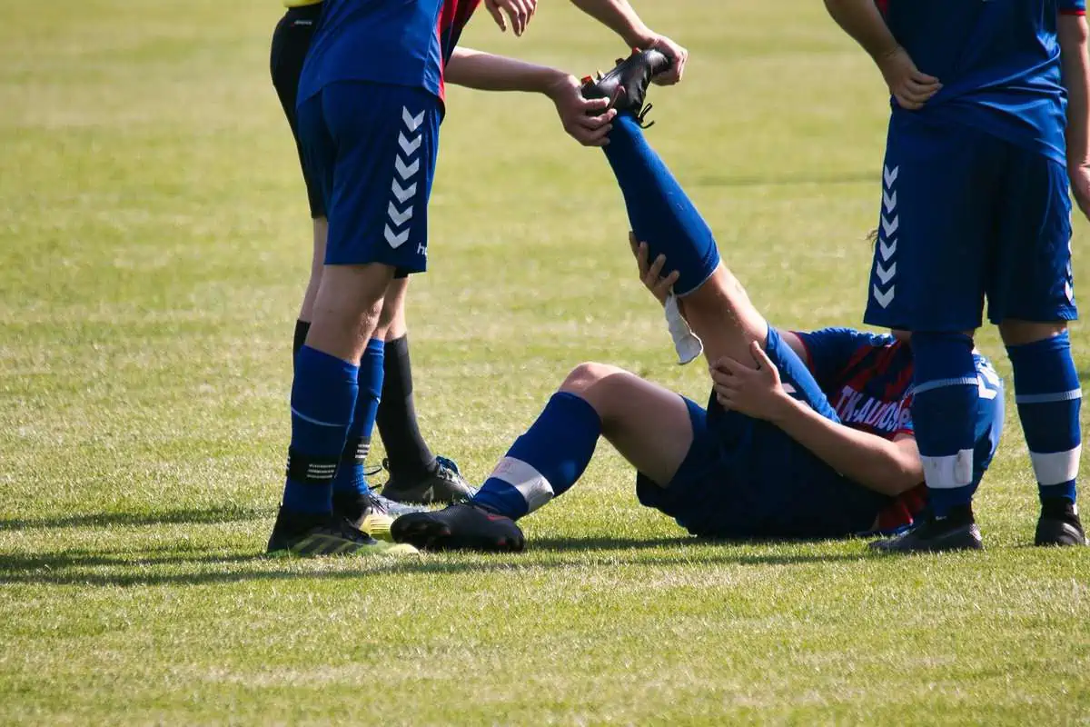 Futbolista con síndrome de isquiotibiales cortos