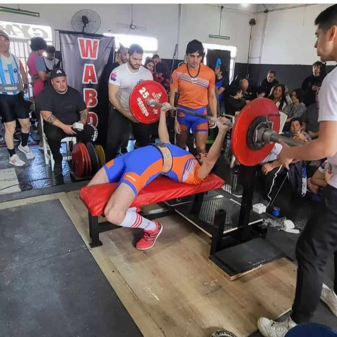 Powerlifting:【1 guía completa sobre esta disciplina】