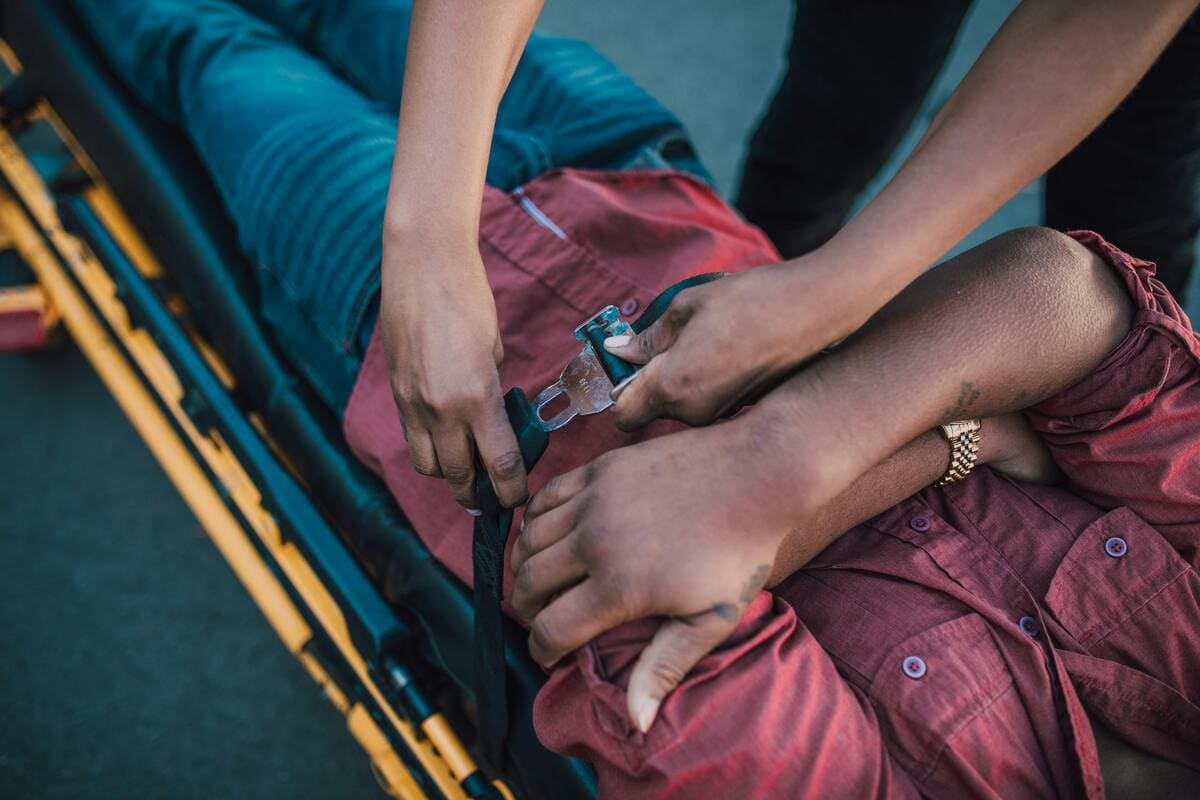 Imagen 3. Inmovilización de persona accidentada.
