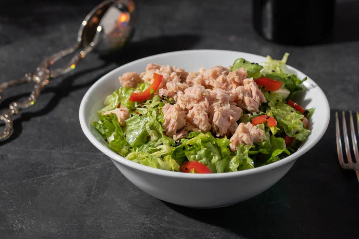 Atún en lata: propiedades y consumo en el embarazo Ensalada con atún